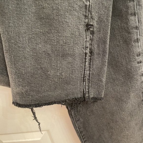 Good American Good Boy Boyfriend Black Jeans Split Ankle Raw Hem size 4 / 27 - Picture 3 of 7